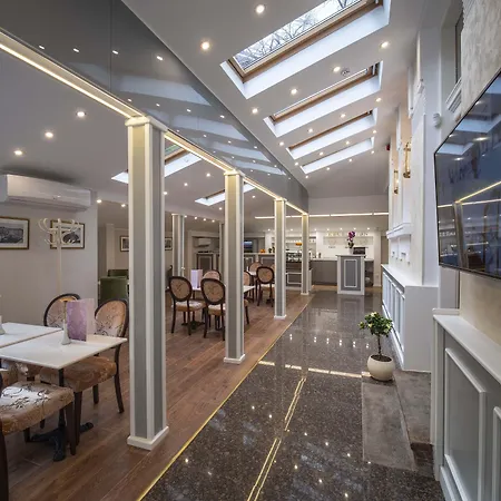 The Moon Boutique فندق صوفيا