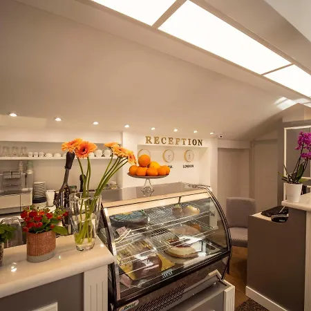 Hotel The Moon Boutique 3*