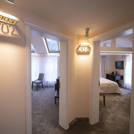 The Moon Boutique Отель