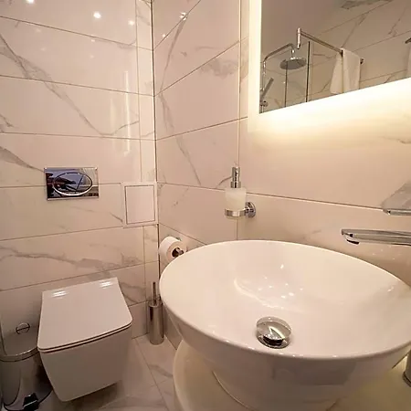 The Moon Boutique Отель 3*